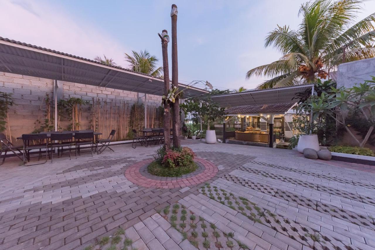 Urbanview Hotel Khayrizsan Tasikmalaya By Reddoorz Exterior photo